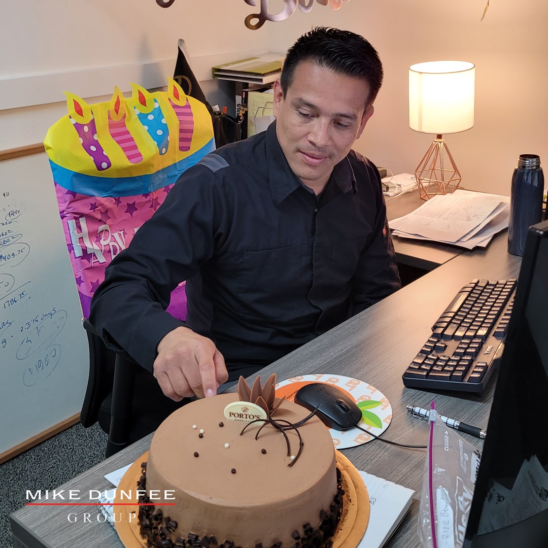 06-Genaro celebrating his birthday